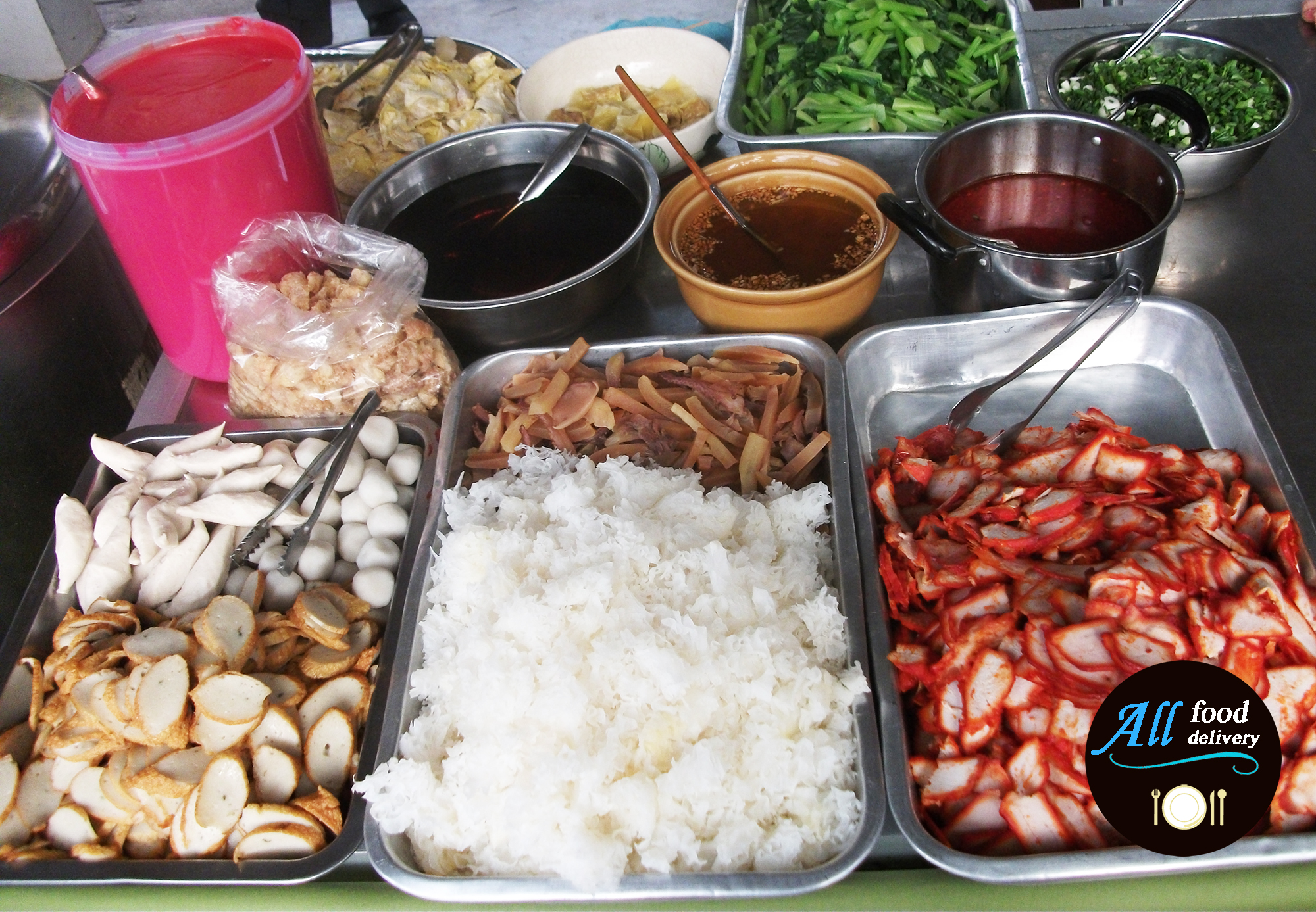 ซุ้มบะหมี่เกี๊ยวหมูแดง