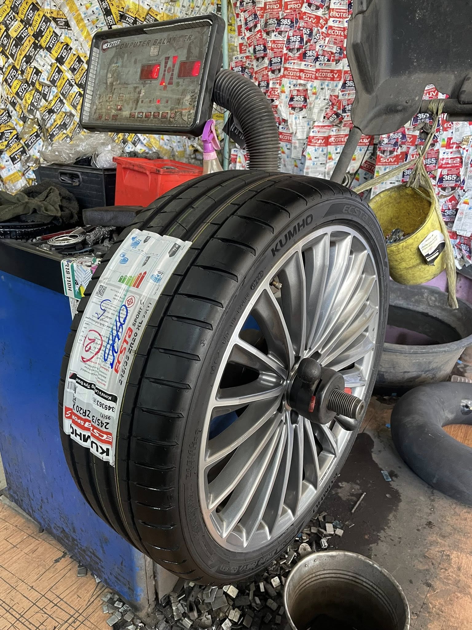 BENZ_CLS220d🚘เปลี่ยนยาง 🛞🐘#KUMHO_EcstaSport-S_245/35R20 ❤️ 🛞#KUMHO_EcstaSport-S_275/30R20