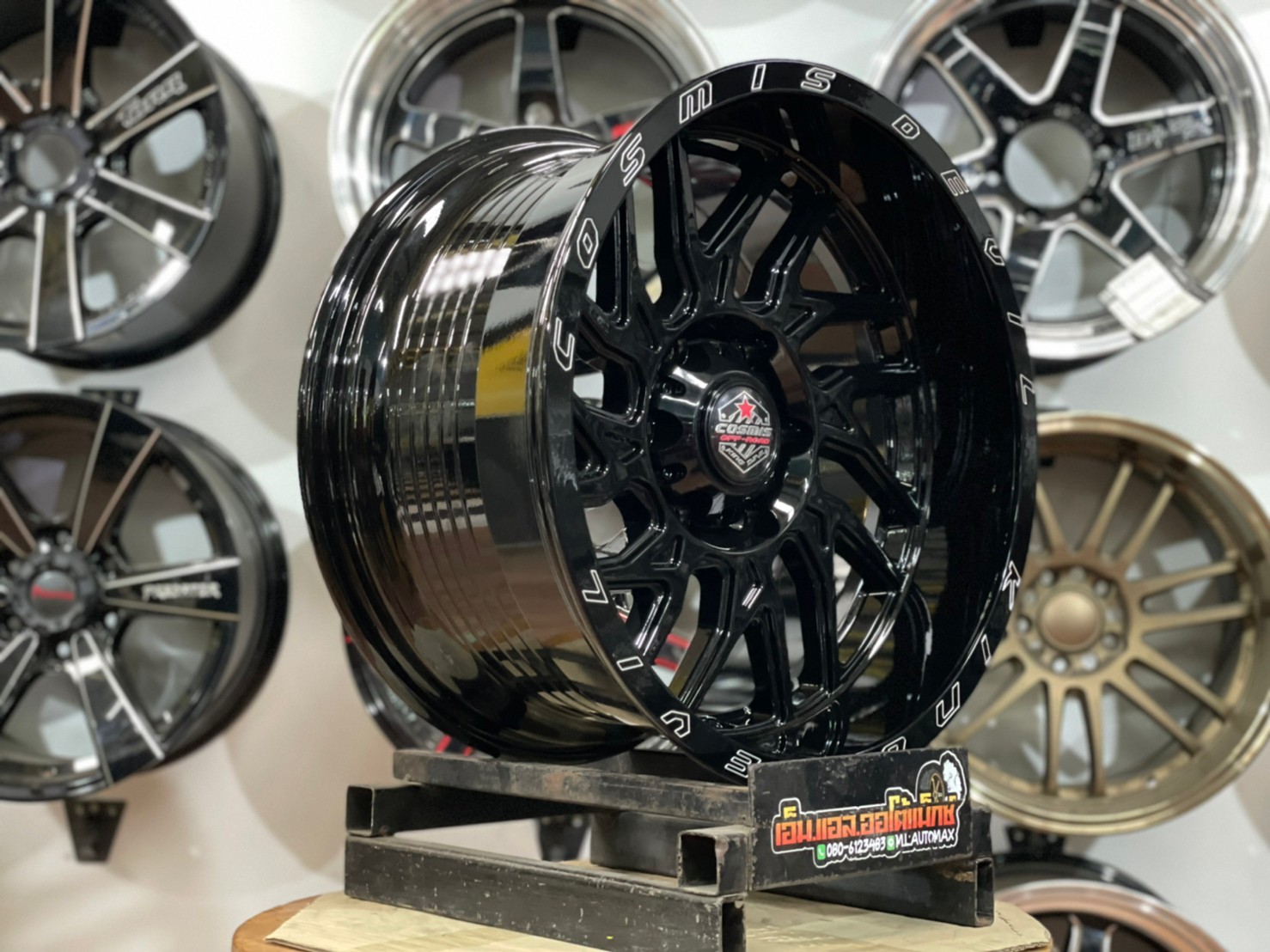 ล้อแม็กซ์ Cosmis รุ่นKing Devil ล้อขอบ18 กว้าง9.5 ออฟ-6 6รู139.7 สีดำมิลลิ่งตัวหนังสือ(ฺBLK/Milling Word)
