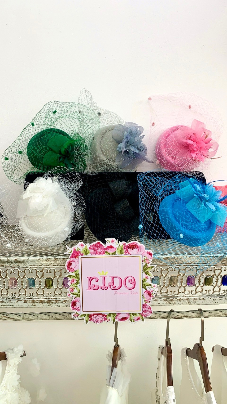 sคาดผมเด็ก(หน้าร้านอยู่รัชดา)KF673 หมวกคาดผมเด็กดอกไม้ใหญ่โบว์ตาข่ายประดับขนนก