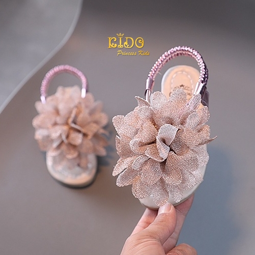 รองเท้าเด็ก(หน้าร้านอยู่รัชดา ลองได้)H089สีชมพู แต่งด้วยดอกไม้ฟูๆ ดีเทจ สวยหวานๆน่ารัก ใส่สบายมาก