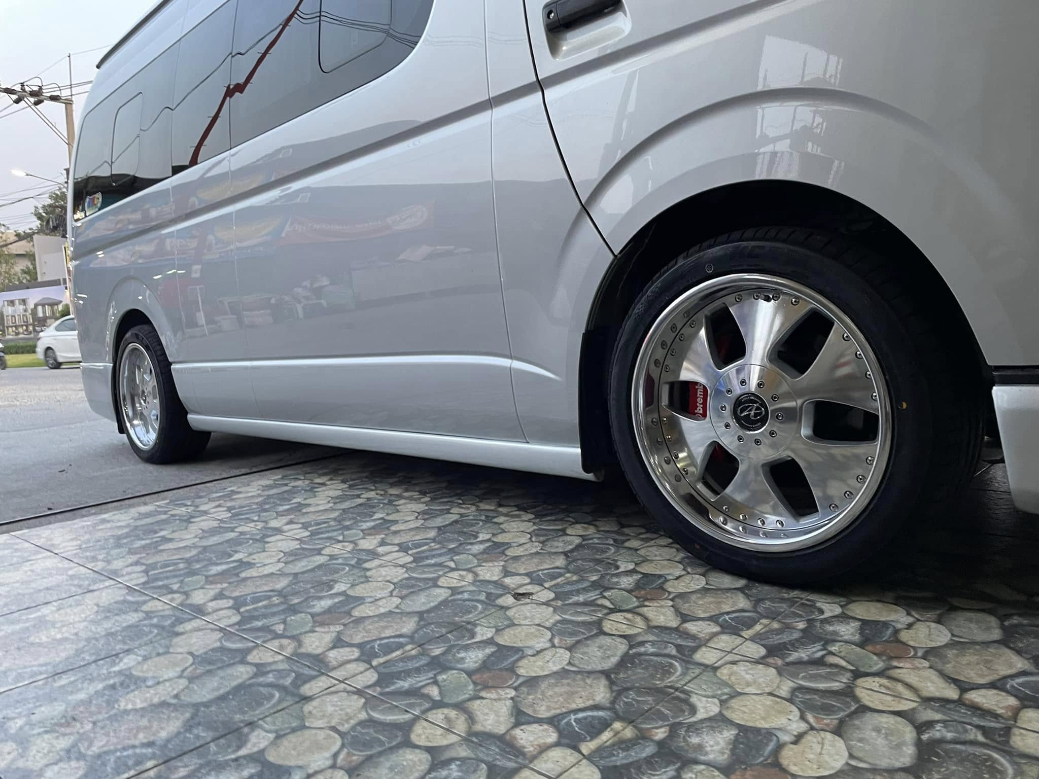 🚘 #TOYOTA_COMMUTER เปลี่ยนยาง #OTANI #KC2000 225/45R18
