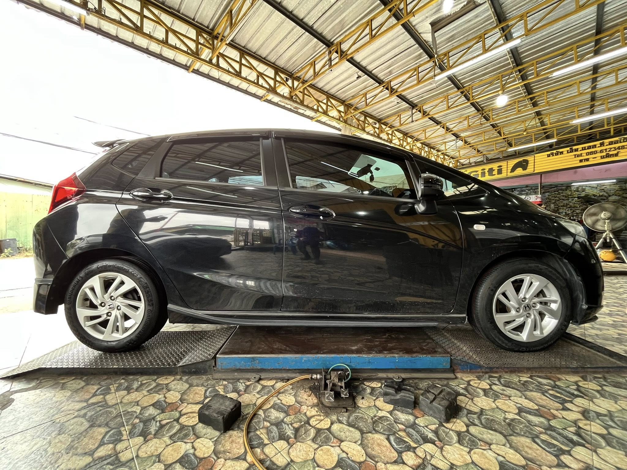 #HONDA_JAZZ🚘เปลี่ยนยาง 🛞🐘#Continental_CC7_185/60R15