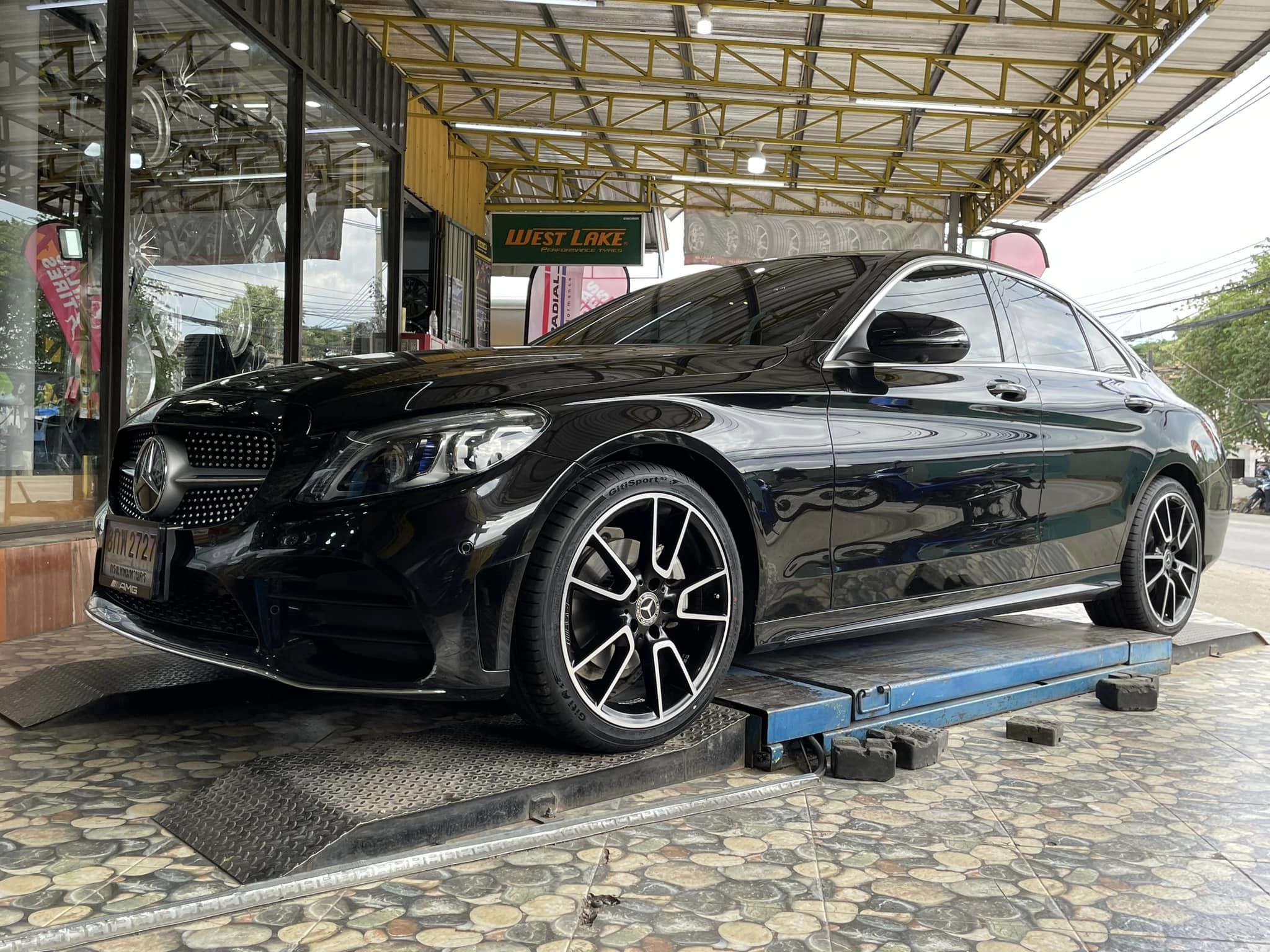 #Mercedes_Benz_C220d #ยางพรีเมียม สปอร์ตสมรรถนะการขับขี่สูง เปลี่ยนยาง #GITI_SportS2 225/40R19 #GITI_SportS2 255/35R19