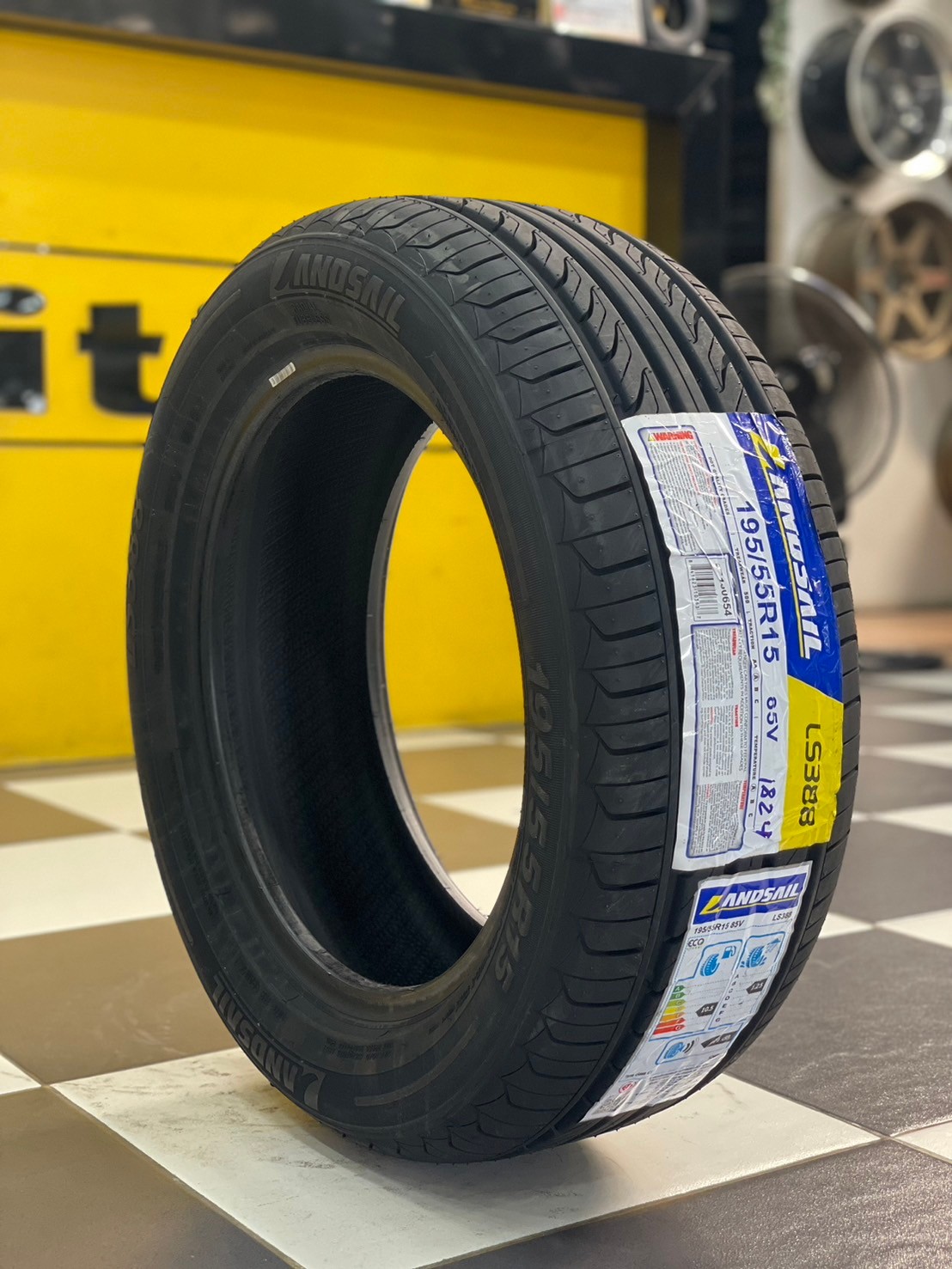 ยางแลนด์เซล Landsail_LS388 195/55R15 ยางใหม่ปี2024 Made in thailand ยางไทย นุ่ม เงียบ เกาะถนน รีดน้ำดี ราคาคุ้มค่า