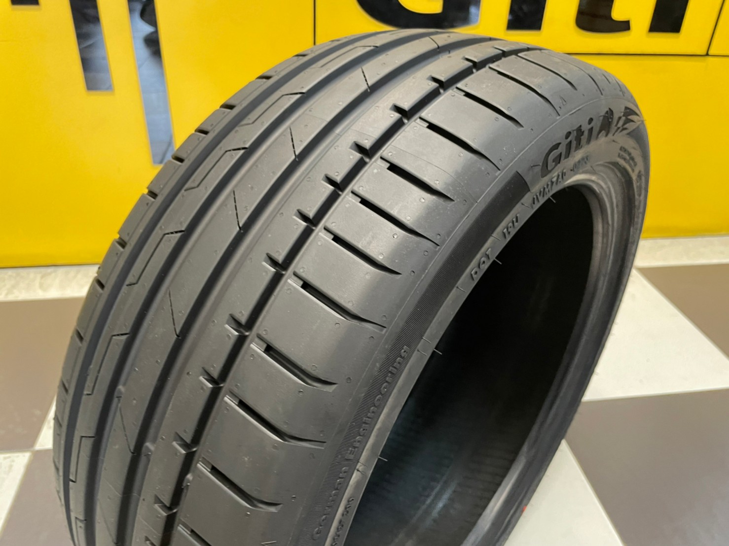 GITI SPORT S2 215/45R17 ยางใหม่ปี2023 ราคาโปรโมชั่นพิเศษ พร้อมติดตั้งฟรี