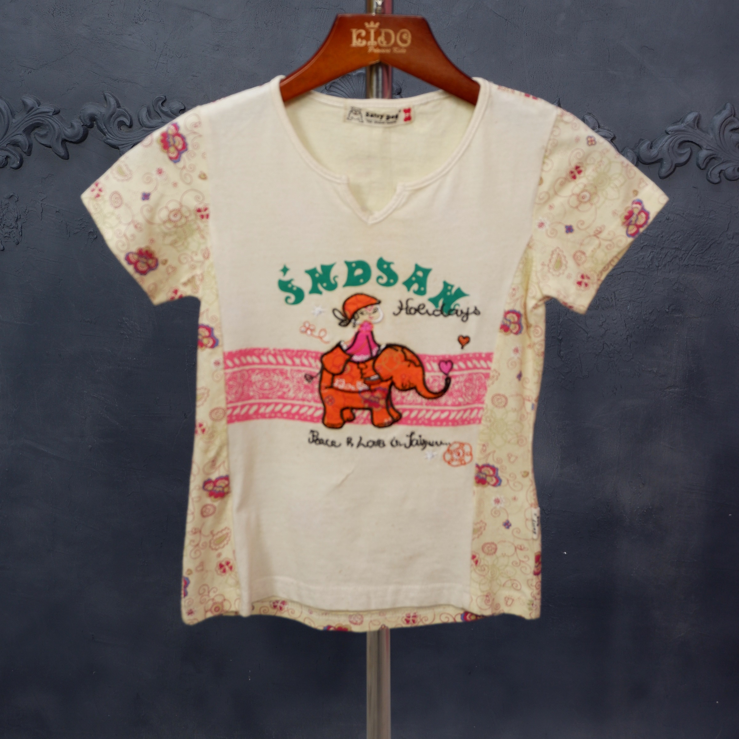 เสื้อยืดเด็ก*มีหน้าร้าน ตรงปก พร้อมส่ง 2015 แขนสั้น สีครีม คอเว้า ปักรูปเด็กผู้หญิงขี้ช้าง