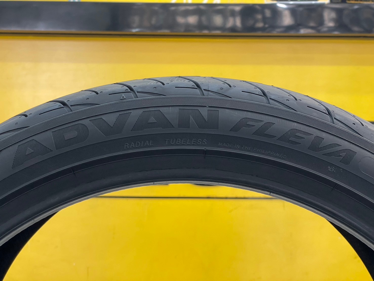 ยางใหม่โยโกฮาม่า YOKOHAMA ADVAN FLEVA V701 245/40R20 ยางใหม่ปี2024 🔥