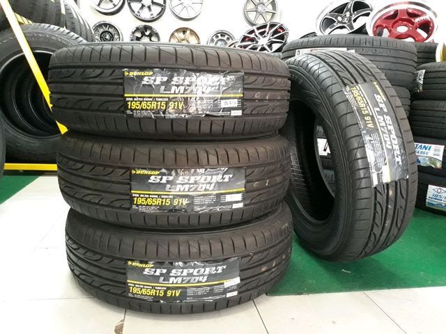 ยางใหม่ปลายปี16 ลดราคาพิเศษพร้อมติดตั้งกันเลย Dunlop SP Sport LM704 195/65R15