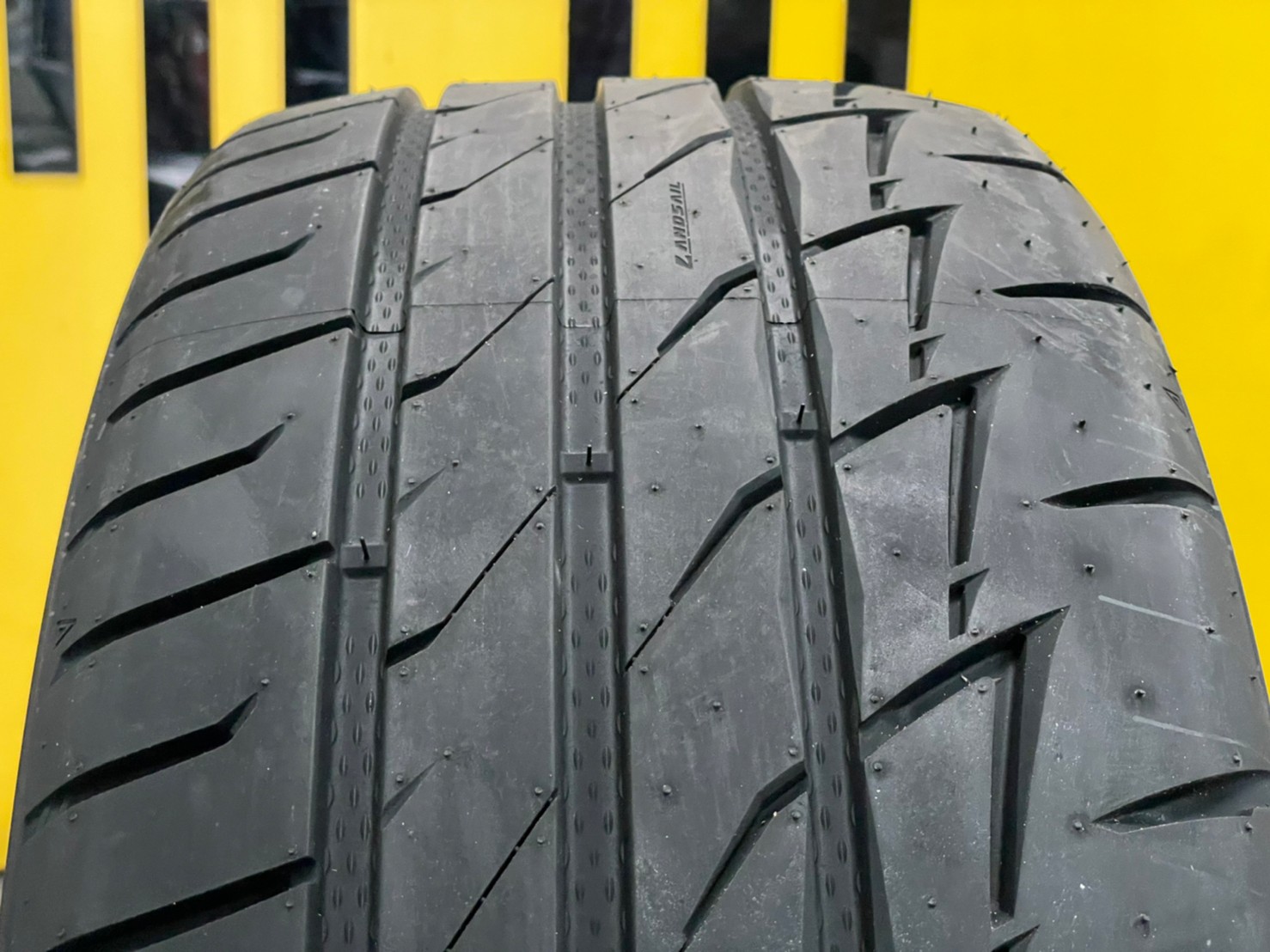 225/40R18 ยางลายซิ่ง 🔥🔥🔥Landsail RS009 ยาง