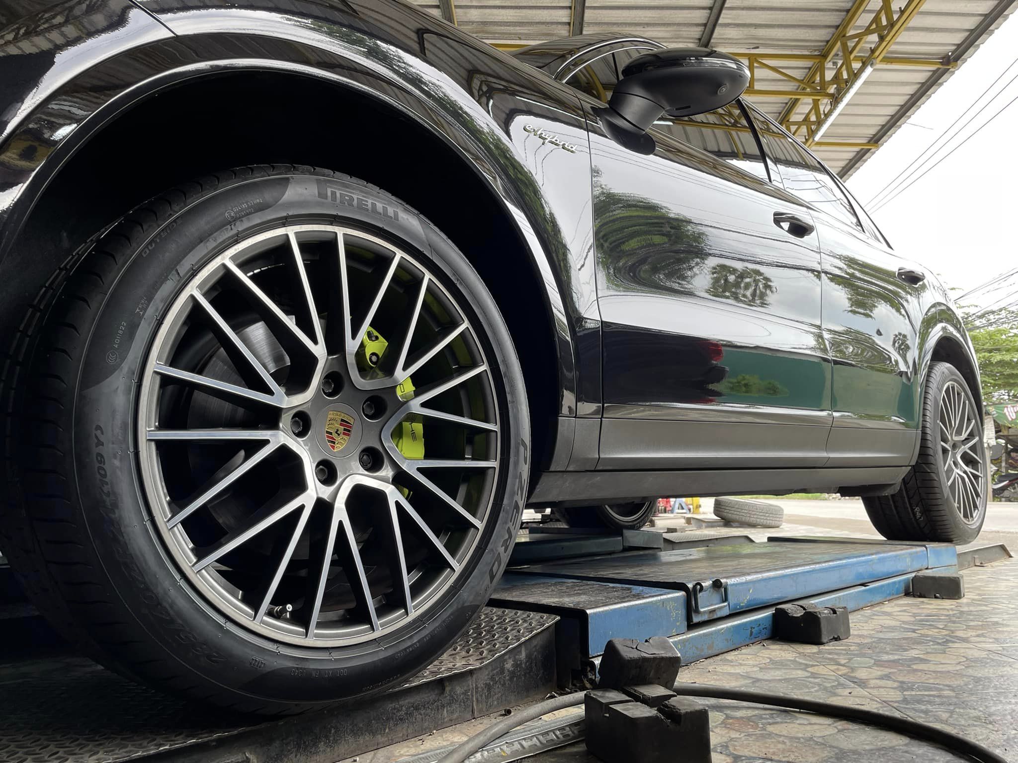 #Porsche cayenne hybrid เปลี่ยนยาง #ยางใหม่สปอร์ต สมรรถนะการขับขี่สูง #Pirelli P Zero 285/40R21 #Pirelli P Zero 315/35R21