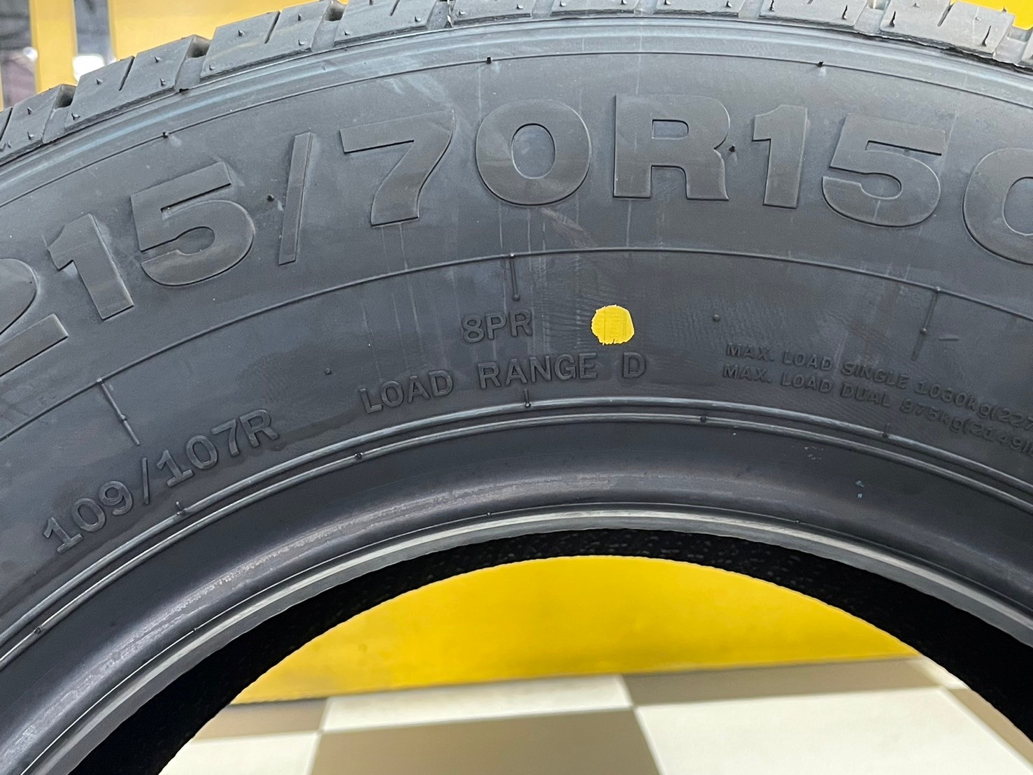 ยางหลิงหลง ยางผลิตไทย Linglong Vanplus 215/70R15 ยางใหม่ ปี2024