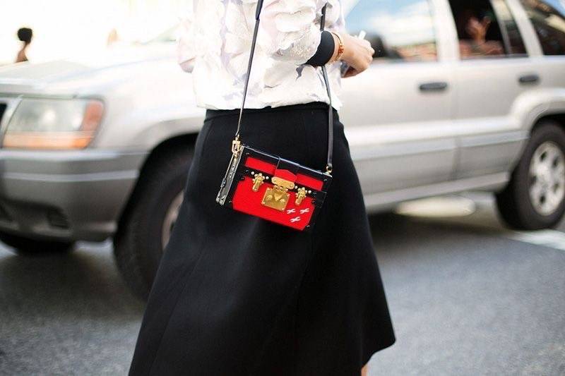 Lv Epi Petite Malle Trunk Bag สีแดง มือสอง