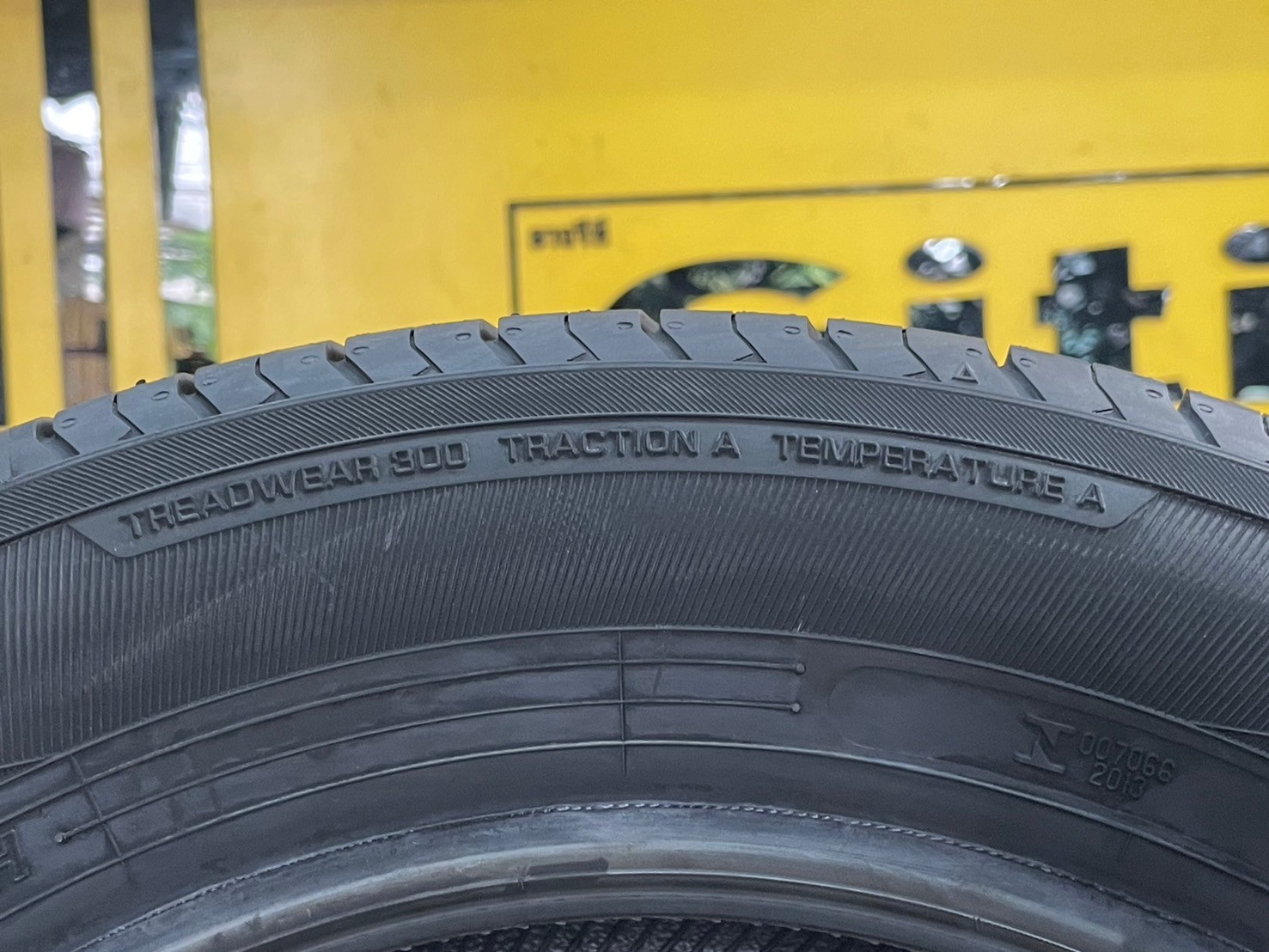 ยางโยโกฮาม่า YOKOHAMA BluEarth ES ES32 185/60R15 ยางใหม่ปี2024