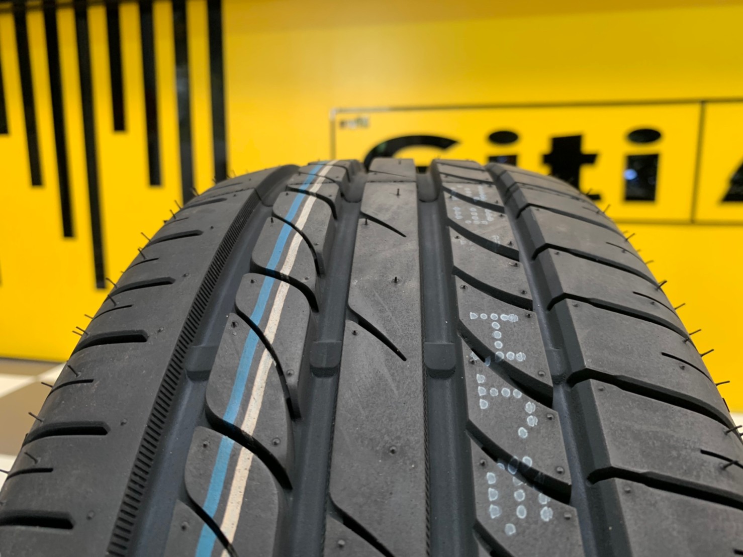 195/60R15 ยางใหม่ นุ่มเงียบ OTANI EK1000 ยางใหม่ปี2021 ราคาพิเศษพร้อมติดตั้งฟรี สามารถสอบถามเพิ่มเติมได้ค่ะ