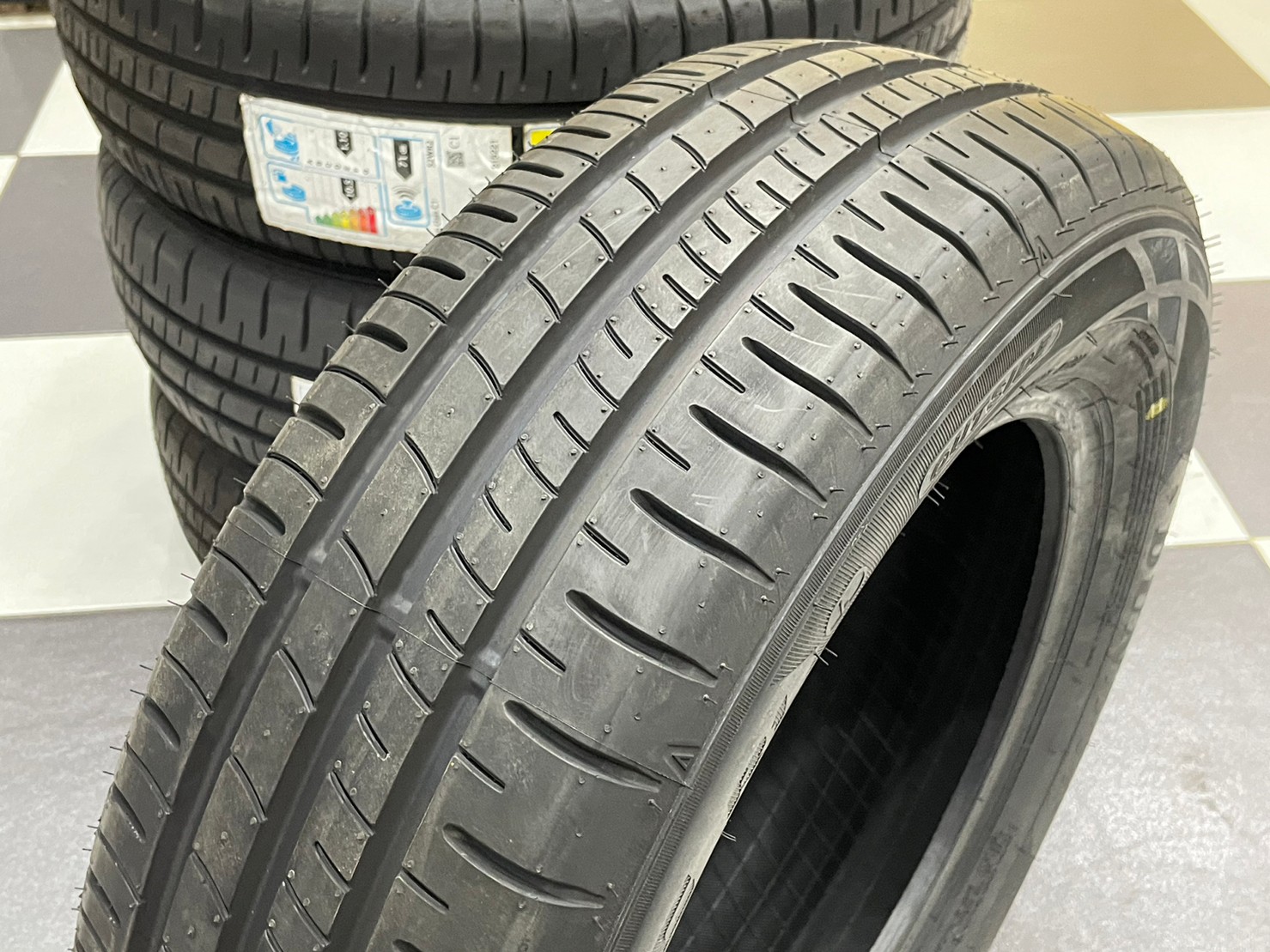 ยางใหม่ดันลอป DUNLOP SP SPORT TOURING R1 195/65R15 ยางใหม่ปี2023 (4เส้น)