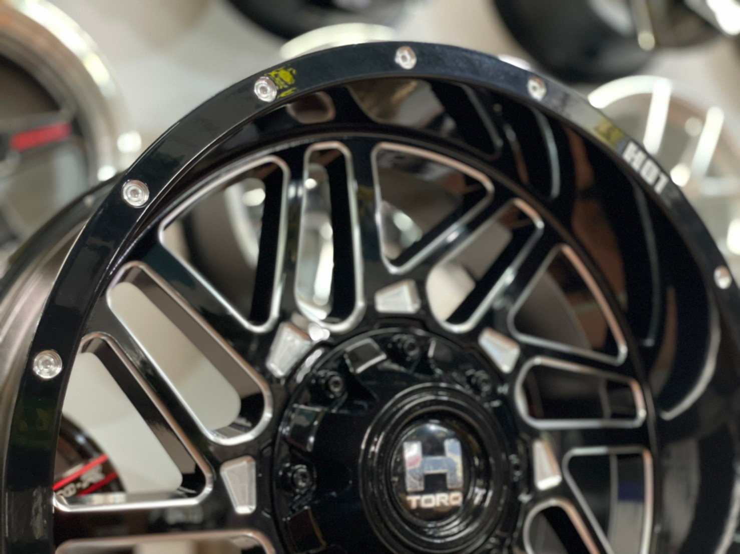 ล้อแม็กซ์ขอบ18 ออฟโรด HAMMER H01 18x9 ET0 6x139.7 แนวเมกา หล่อดุดัน