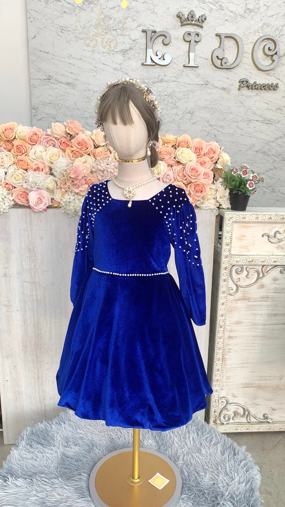 ชุดราตรีเด็ก(หน้าร้านอยู่รัชดา ลองได้ถ่ายรูปเองจากชุดจริง)W18979 สีเขียว ผ้ากำมะหยี่ แขนยาว สวยเรียบหรู