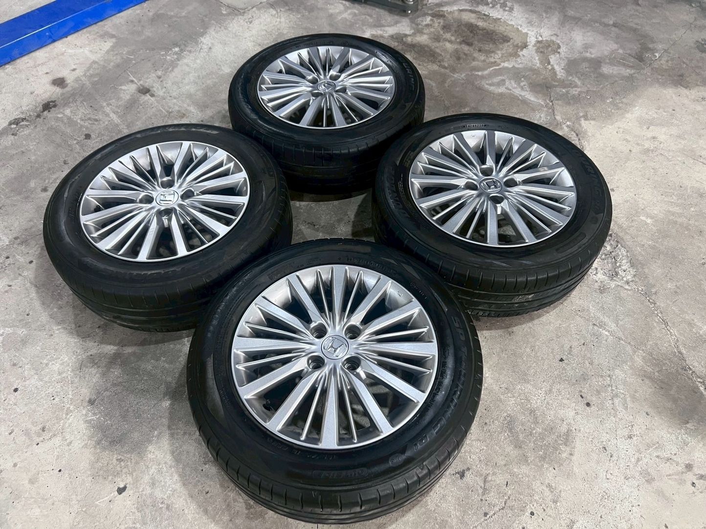 ล้อมือสองพร้อมยางพร้อมใช้งาน #ล้อเดิมHONDA CITY ขอบ15 4x100 #พร้อมยาง DUNLOP R1 195/60R15 ยางปี2020