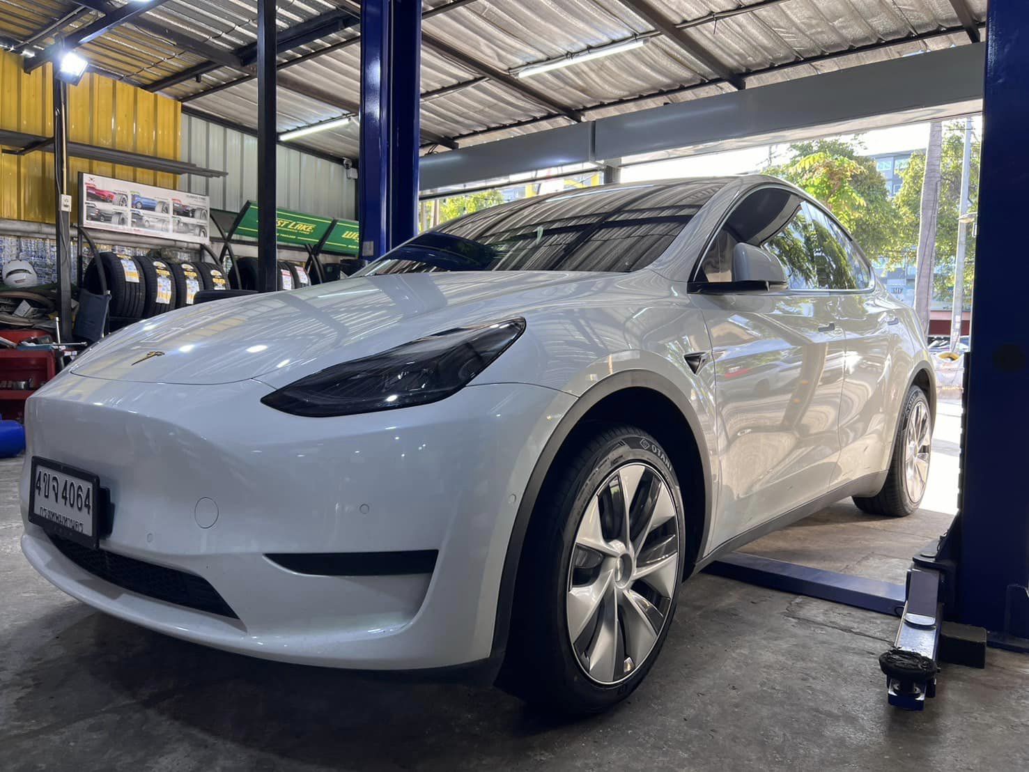 Tesla_Model3🚗 เปลี่ยนยาง ติดตั้ง #ยางรถไฟฟ้า 🛞 ￼#OTANI #KN1000 255/45R19