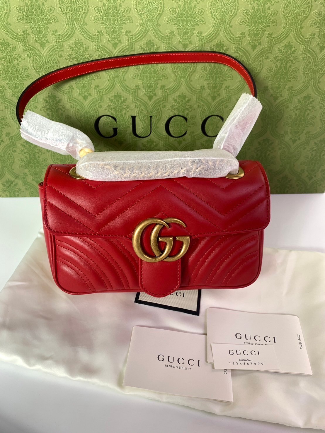 กระเป๋าGucci GG Marmont matelassé mini bag (22)