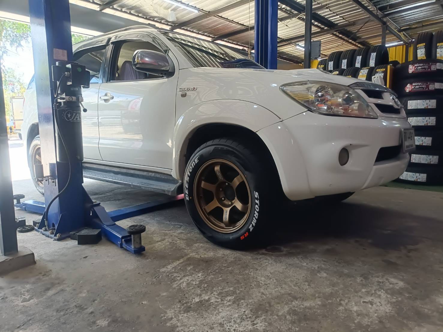 ยางใหม่ DEESTONE STORMZ RS 265/60R18