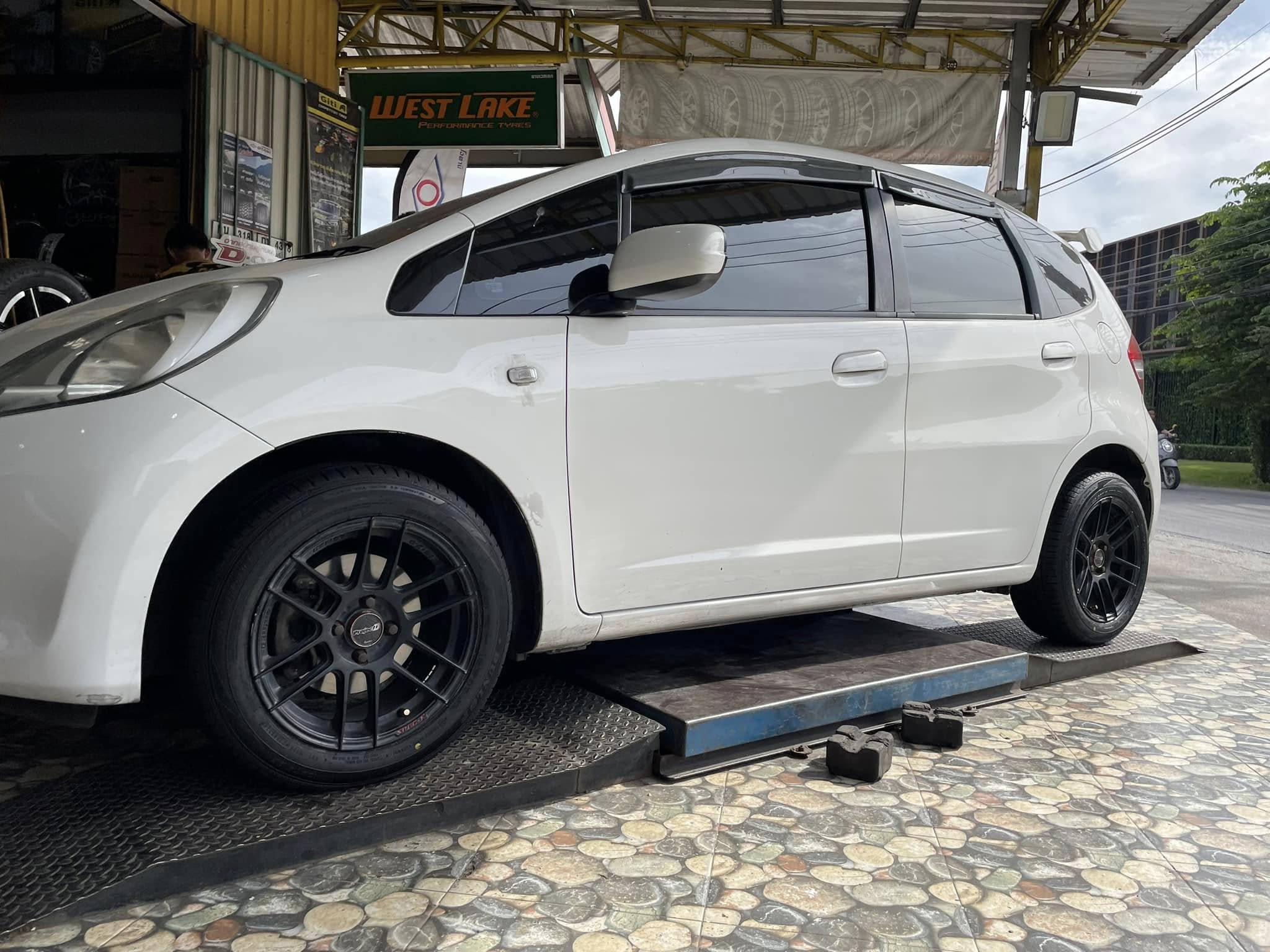 🛞❤️ #HONDA_JAZZ 🚘เปลี่ยนยาง 🛞🐘#DUNLOP_LM705_195/55R15 ❤️ 🛞 #บริการตั้งศูนย์ล้อ🛠