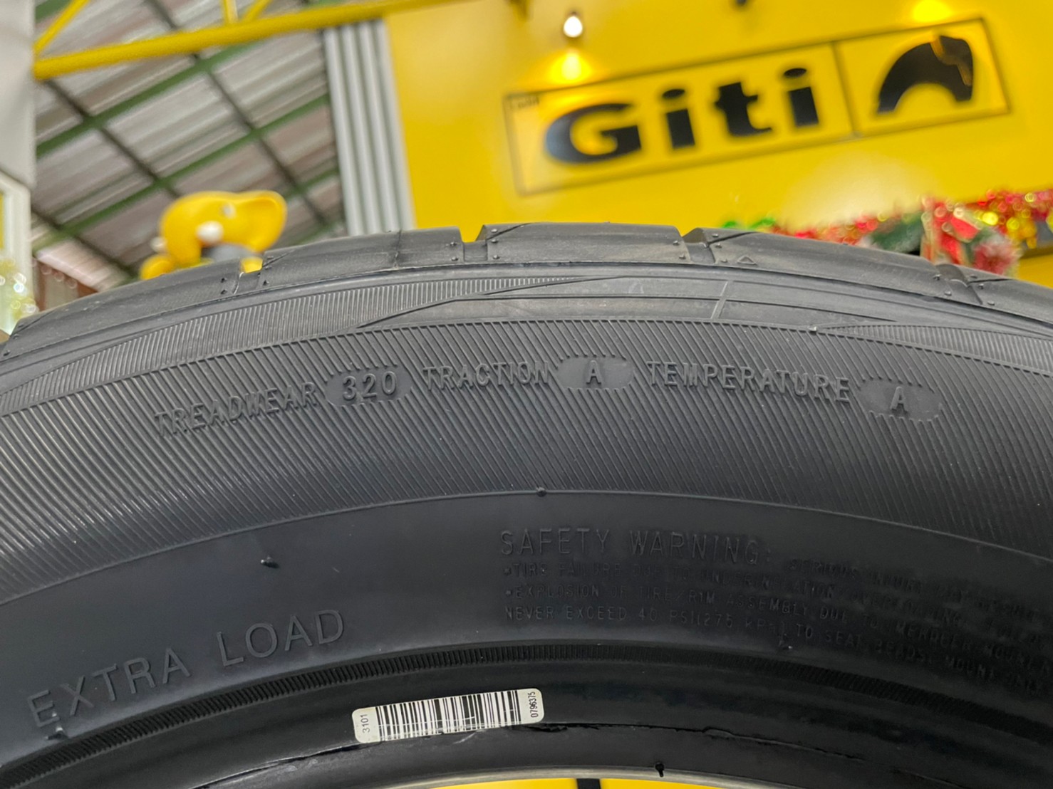 KINTO V36 255/50R18 ยางใหม่ปี2023 (2เส้น )