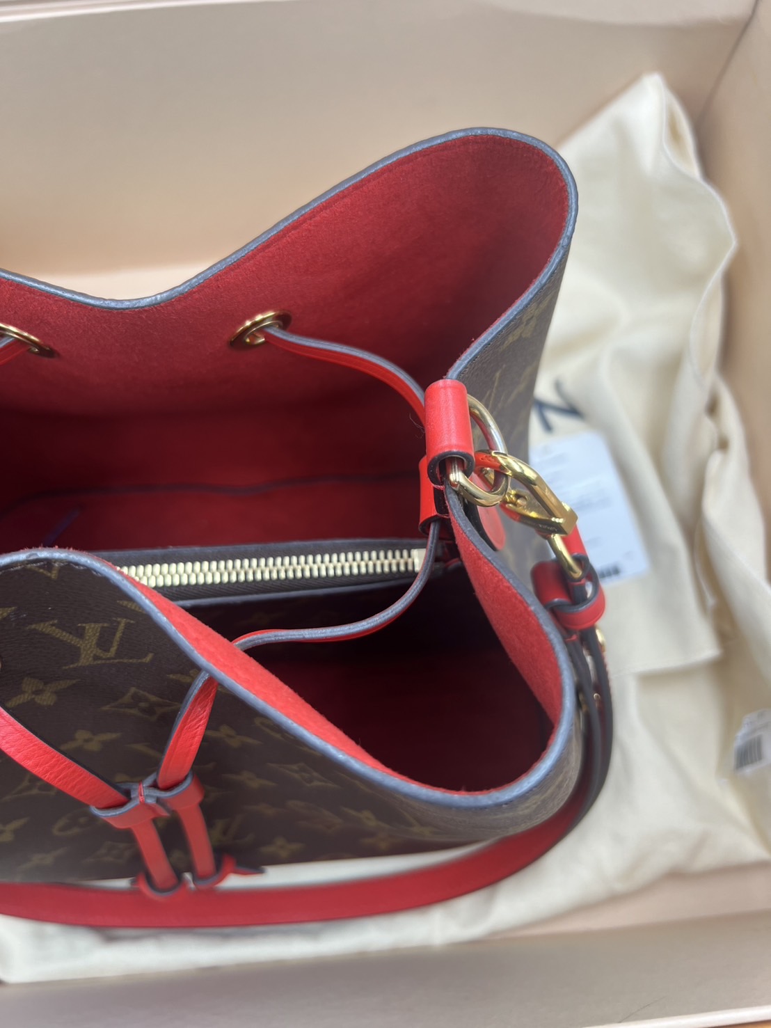 LV neo noe มือสอง สีแดง