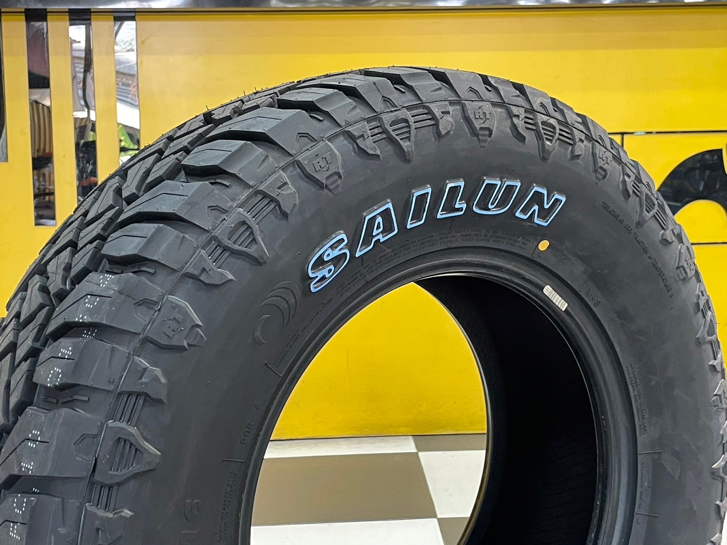 ยาง Sailun Terramax RT 265/70R16 ยางใหม่ปี2024 " หล่อ ดุดัน ยางตัวหนังสือสีขาว "