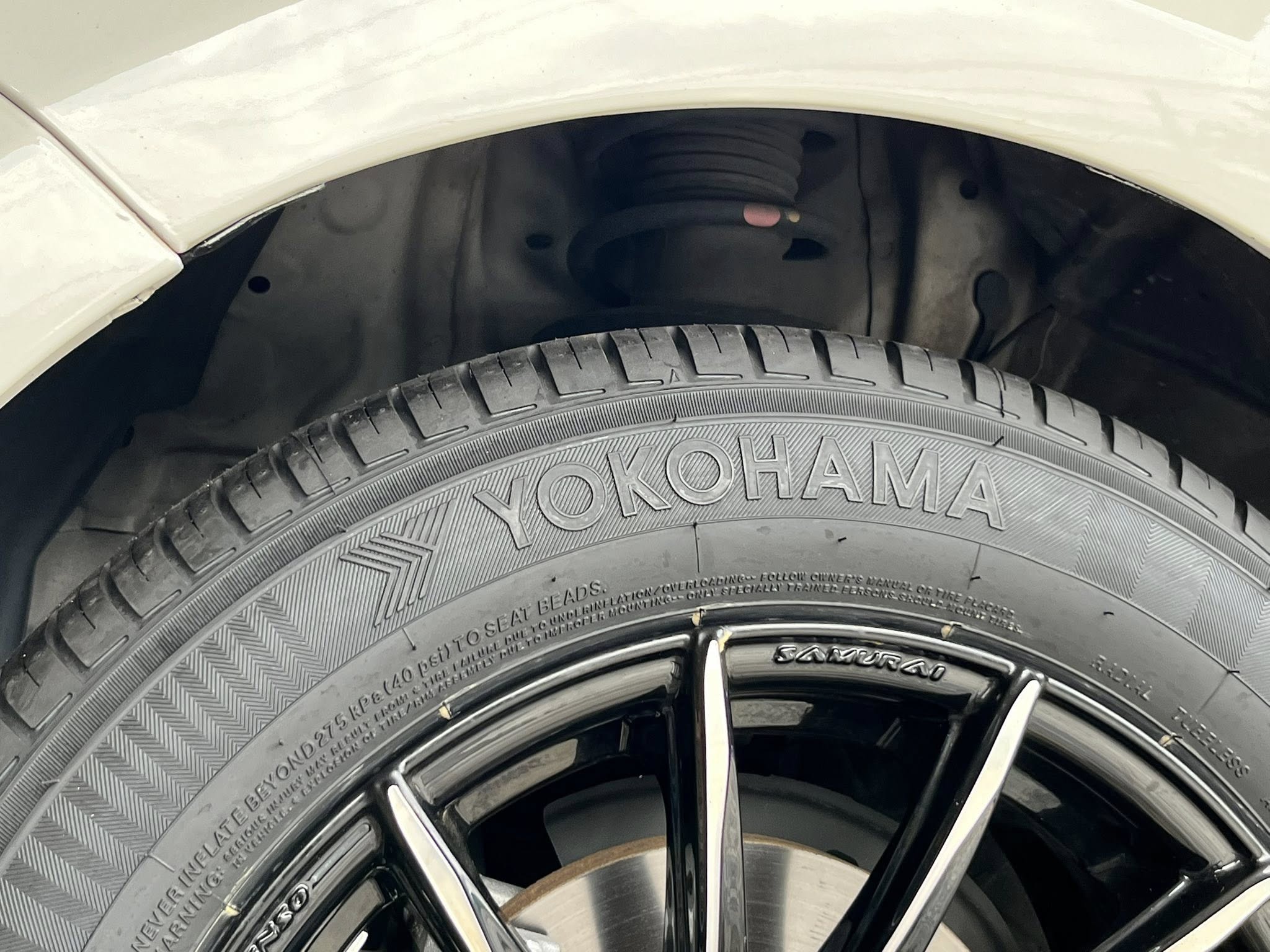 แต่งครบชุด ล้อพร้อมยาง TOYOTA_YARIS🚘🛞🐘#YOKOHAMA_A.driveA_195/60R15 🛞 #LENSO_SAMURAI IZUMA 15X7 ET35 4X100