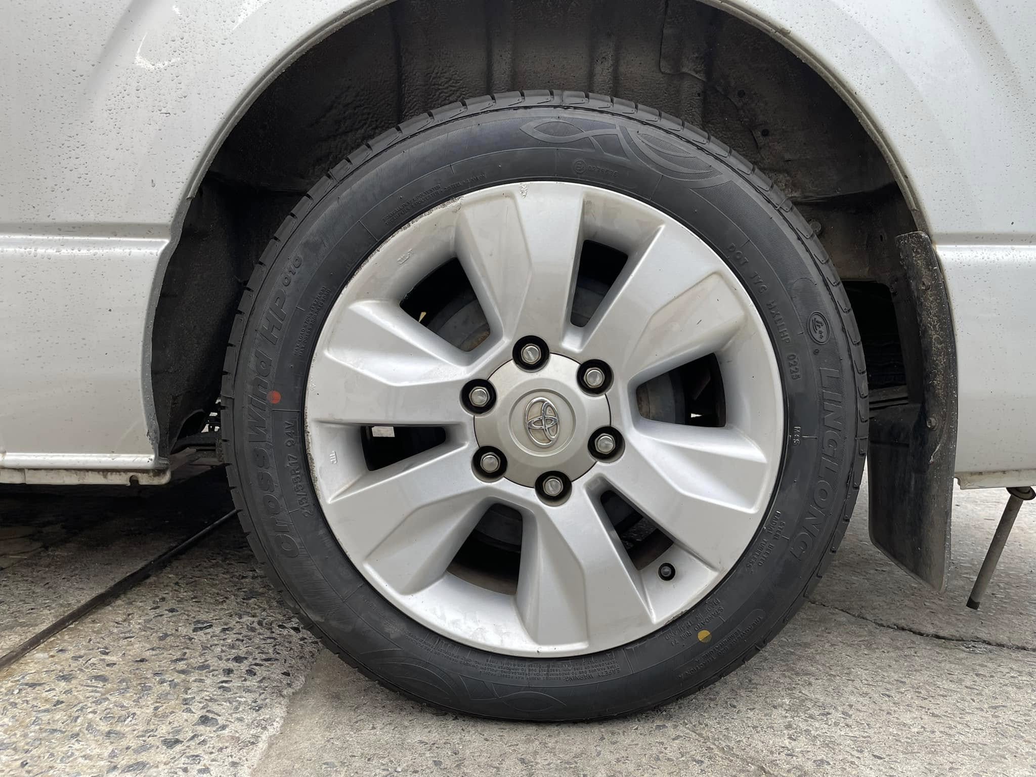 #TOYOTA_COMMUTER🛞เปลี่ยนยาง #Linglong_CorossWindHP010_215/55R17