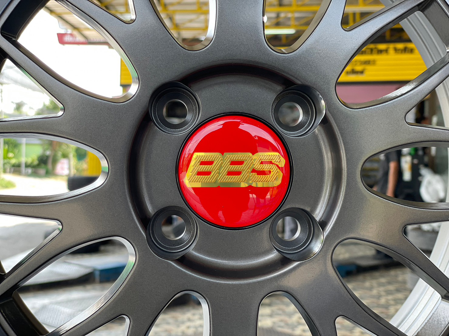 ล้อแม็กซ์ใหม่ BBS LM ขอบ15 15x6.5 ET35 4x100 สีเทากัน ขอบดำเงา หลุดสีทอง
