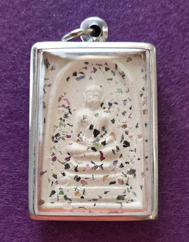 พระสมเด็จ พิมพ์สองหน้า โรยพลอย พิธีใหญ่ พระมหาโกเมส วัดราชนัดดา (พิธีปลุกเสก พิธีเดียวกับพระสมเด็จ"พระพุทธบาทประชารักษ์" ลป.โต๊ะ,ลพ,กวย,ลพ.หน่าย ฯลฯ ปลุกเสก) สวยมาก