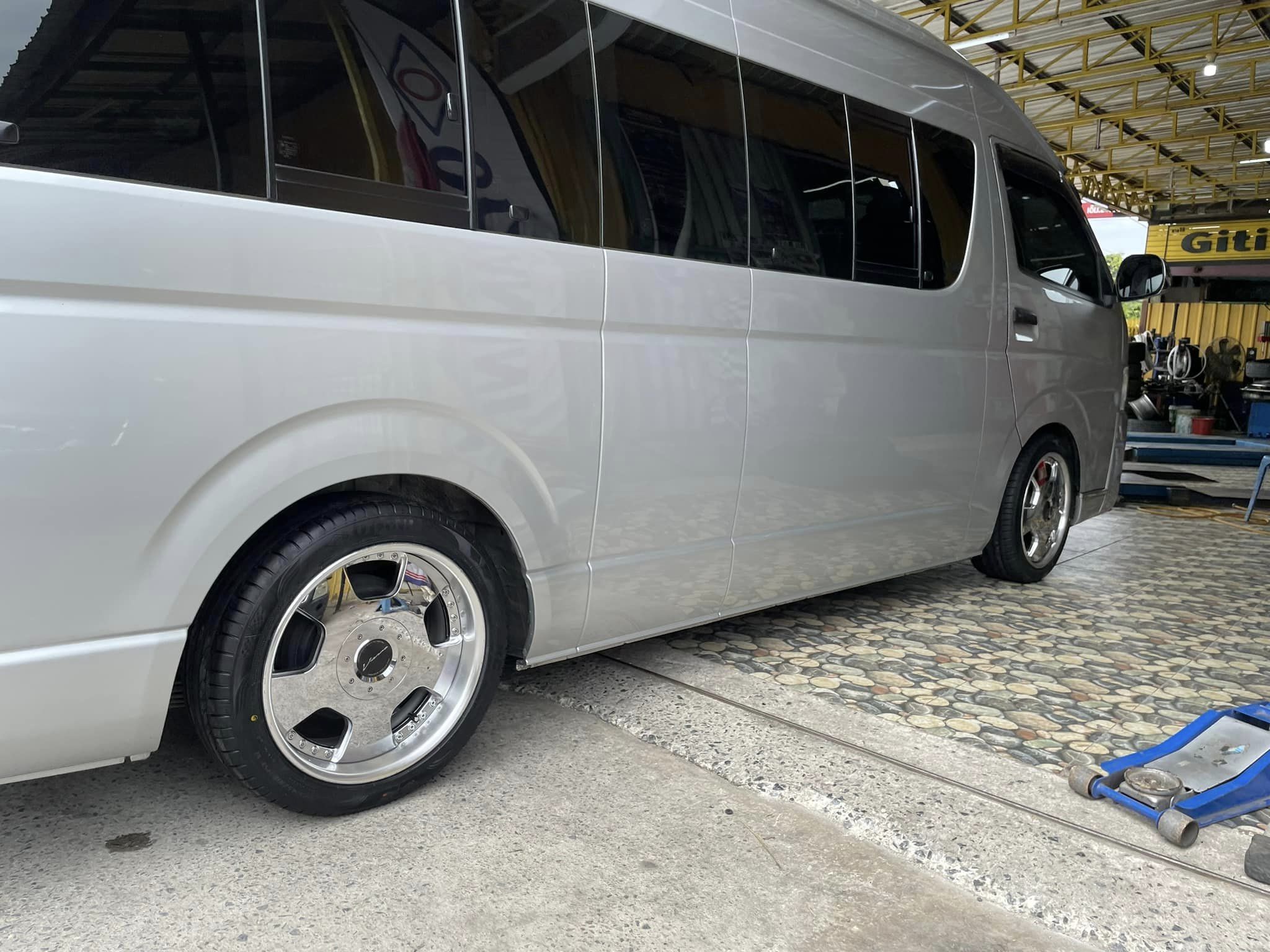 TOYOTA_COMMUTER #เปลี่ยนยาง #OTANI #KC2000 225/45R18