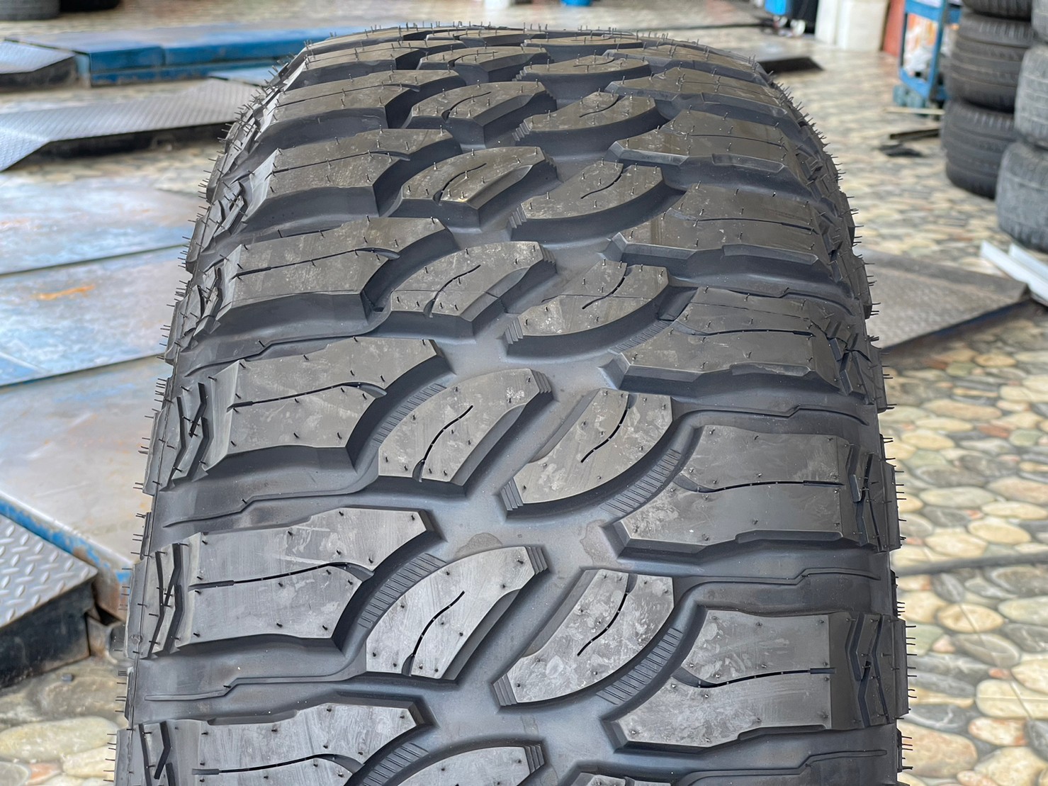 ยางใหม่สายลุย ATLAS TIRES PARALLER M/T 33x12.50R20 LT 10PR ยางใหม่ปี2023