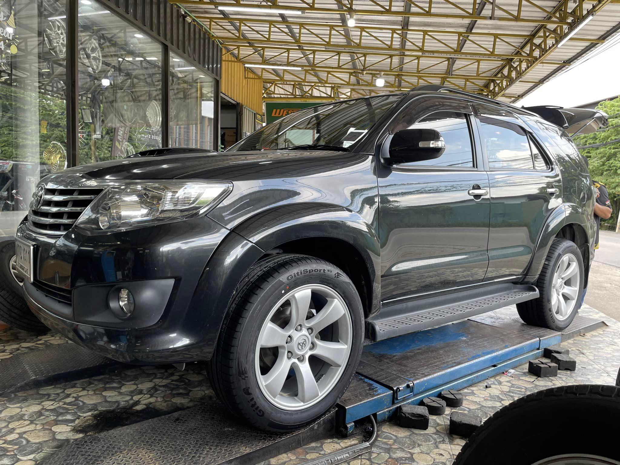 🚗#TOYOTA_FORTUNER🚘เปลี่ยนยาง 🛞#ยางจีที #ยางสปอร์ตสมรรถนะการขับขี่สูง 🛞 🛞#Giti_SportS2 265/50R20🛞