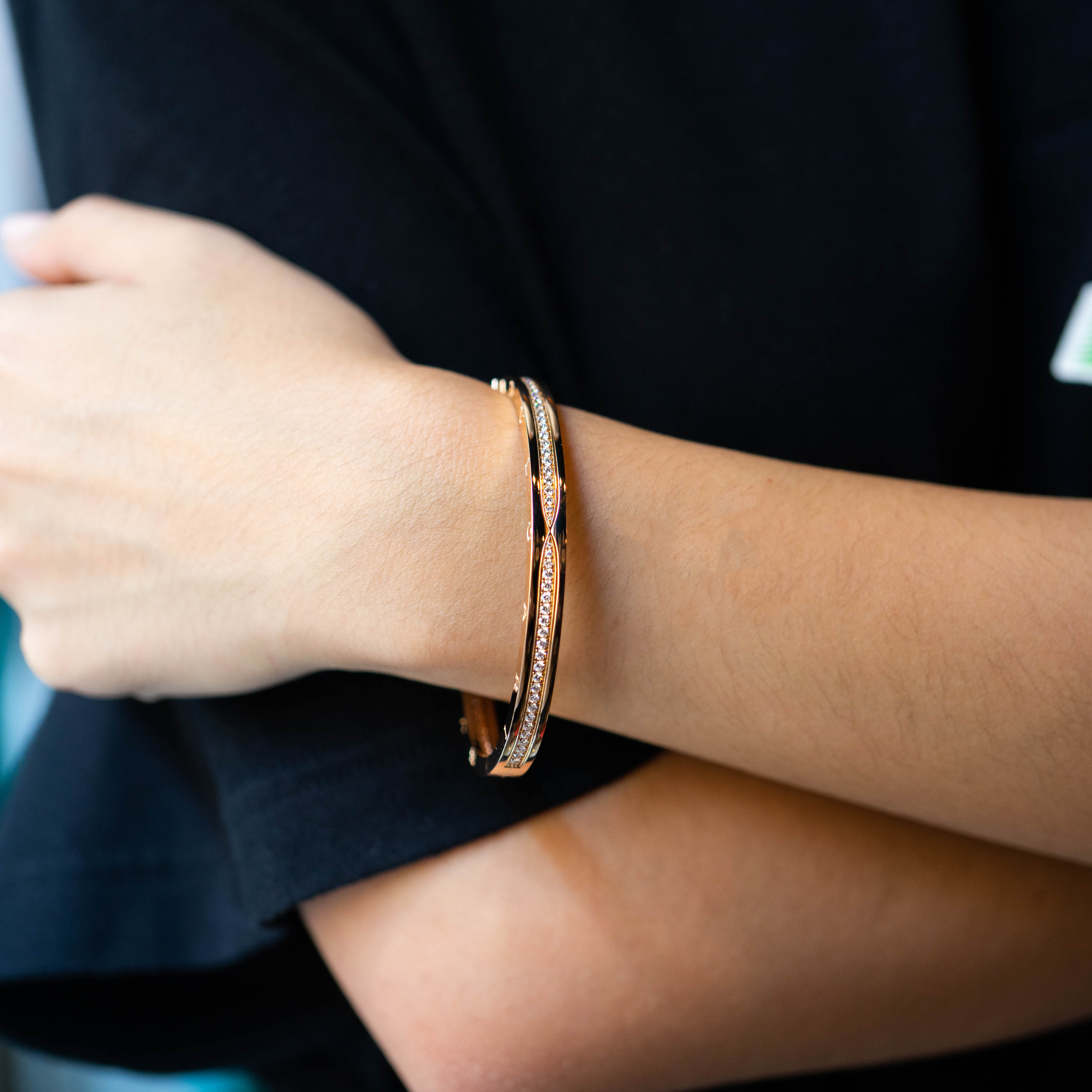 **Sold** กำไล Bvlgari B.zero1 Bracelet Set with Pavé Diamonds on The Spiral ทองชมพู18K ไซส์M (17) (Used) +กล่องและการ์ดShopไทย2022