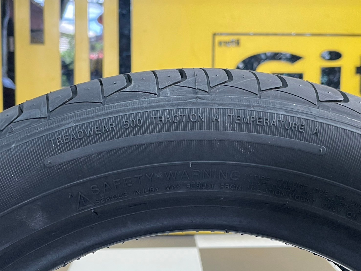 ยางแลนด์เซล Landsail_LS388 195/55R15 ยางใหม่ปี2024 Made in thailand ยางไทย นุ่ม เงียบ เกาะถนน รีดน้ำดี ราคาคุ้มค่า