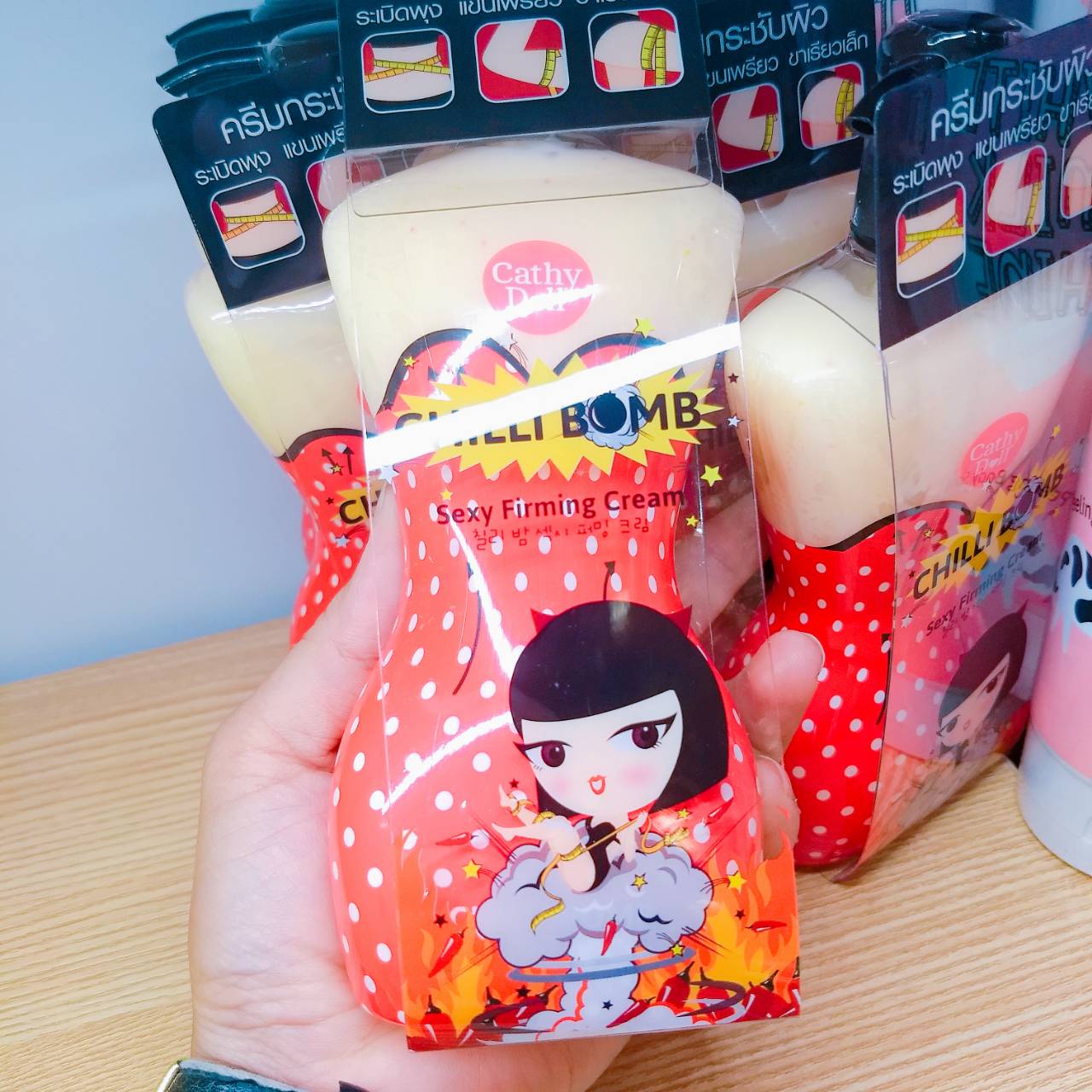 Cathy Doll Chilli Bomb Sexy Firming Cream 260ml. ครีมสครับกระชับผิว