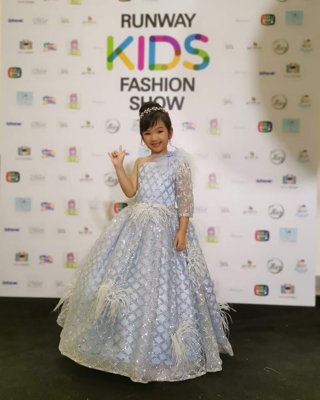 น้องอินเตอร์ ชุดราตรีเด็ก