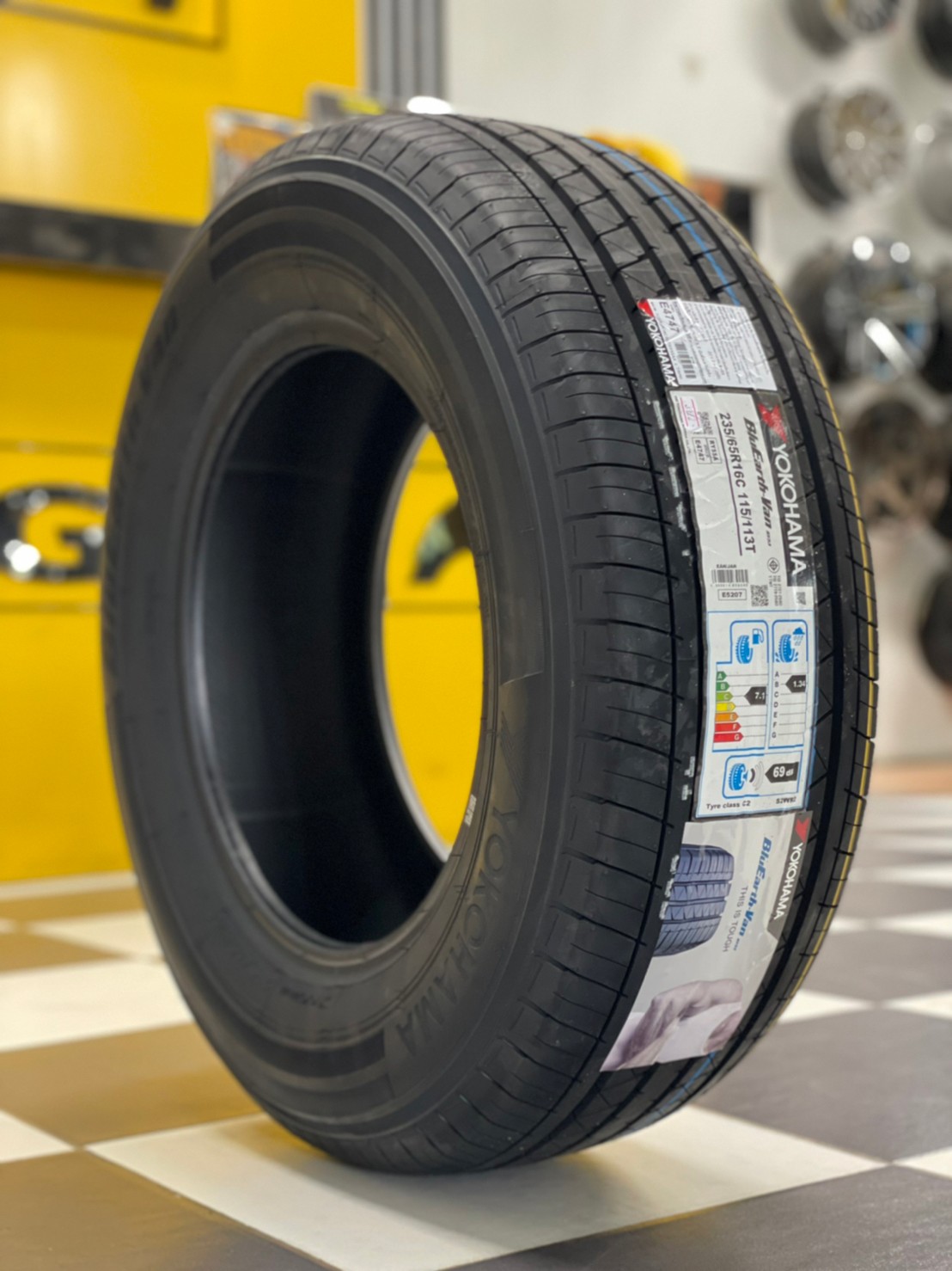 ยางใหม่ YOKOHAMA BluEarth-VAN RY55 235/65R16 ยางใหม่ปี2022