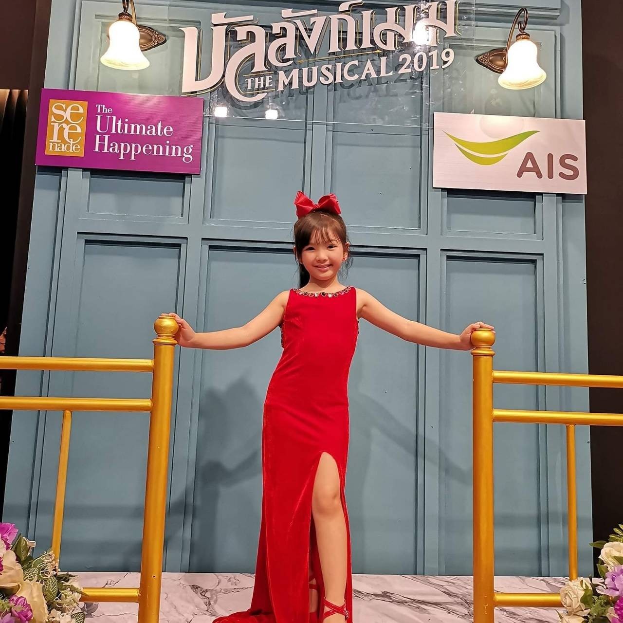 เช่าชุดเด็ก*มีหน้าร้านอยู่รัชดา ลองได้ เปลี่ยนได้ ถ่ายรูปเองจากสินค้าจริง*W18088 ชุดราตรีเด็กสีแดงเว้าหลัง หางปลา เรียบหรู