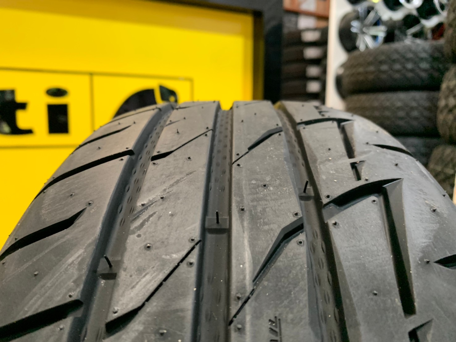 ยางลายซิ่ง 🔥🔥🔥Landsail RS009 195/50R15 👍 ยางใหม่ปี2021