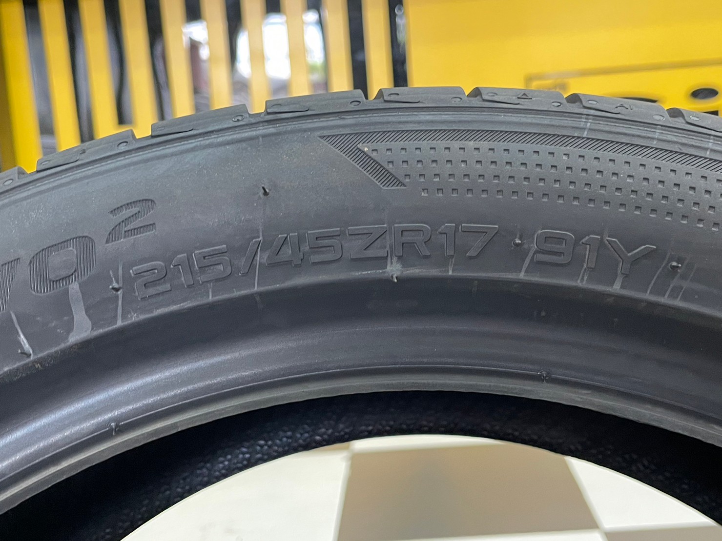 HANKOOK Ventus V12 evo2 215/45R17 ยางใหม่ปี2023