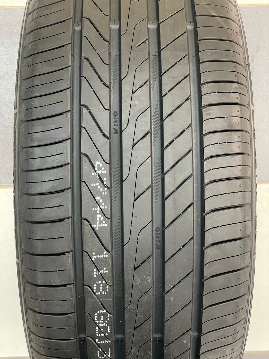 ยางใหม่ GITI Control P10 255/45R19 ยางใหม่ปี2023