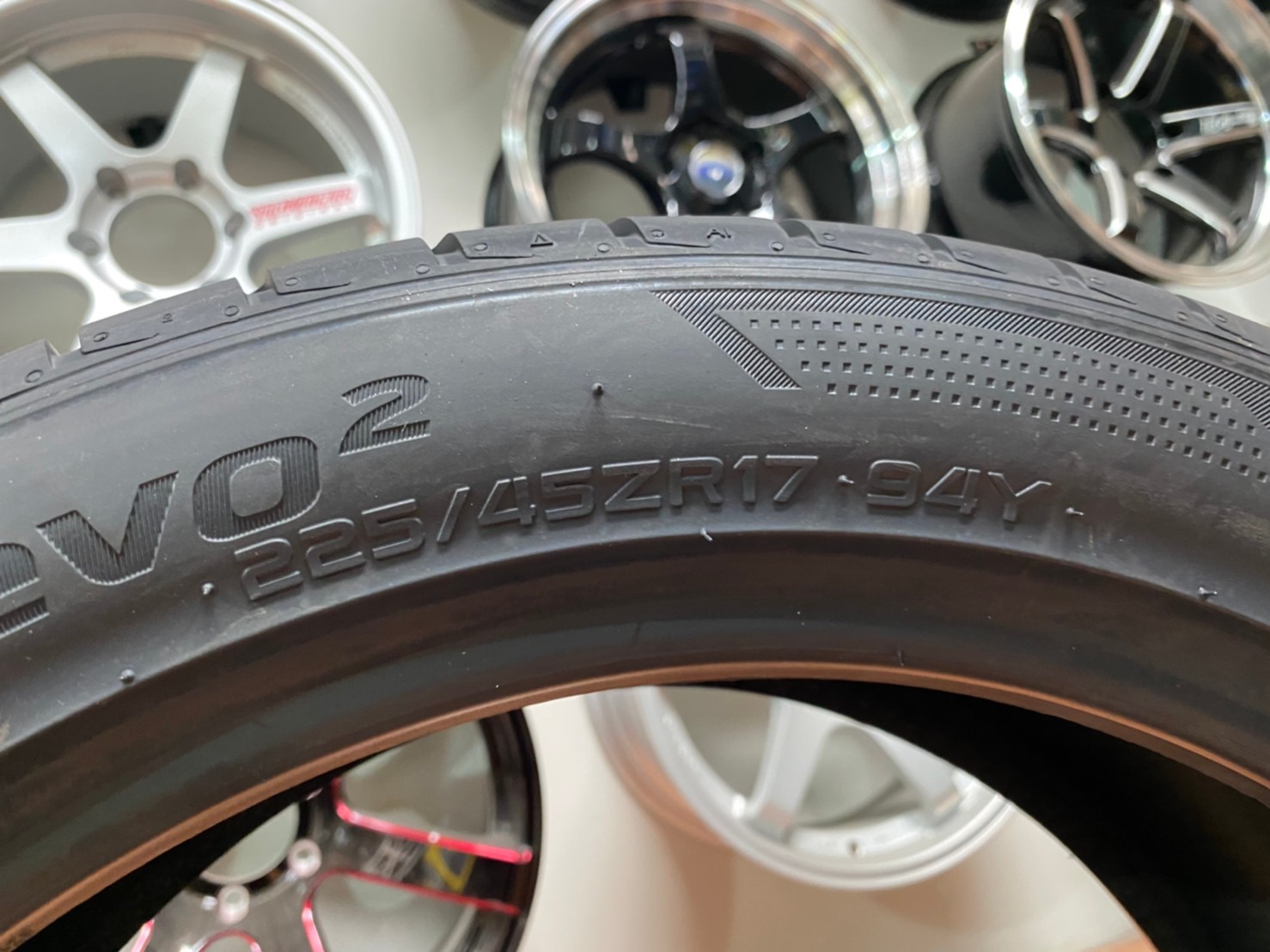 ยาง 225/45R17 Hankook V12ยางใหม่2020 ยางสมรรถนะสูง คุณภาพดีนุ่มเงียบ