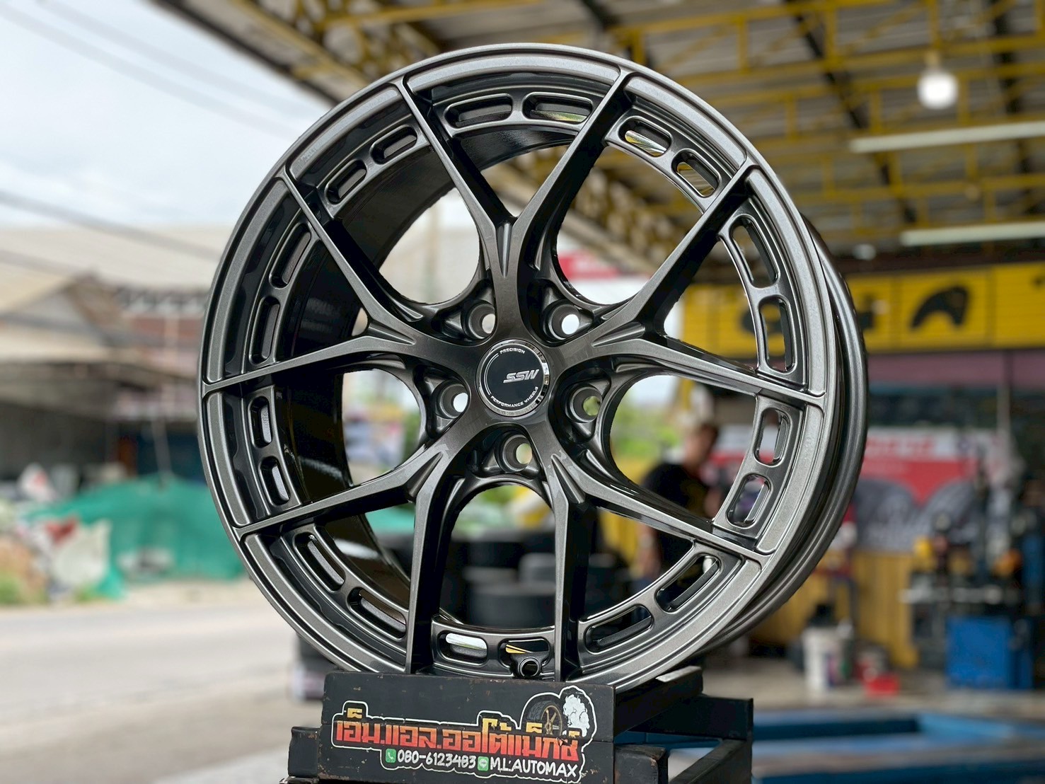 ล้อแม็กซ์ SSW รุ่น 436 ขนาด 18x8.5 นิ้ว พร้อมค่า Offset (ET) 38 และรูน็อตแบบคู่ 5x112 กับ 5x114.3