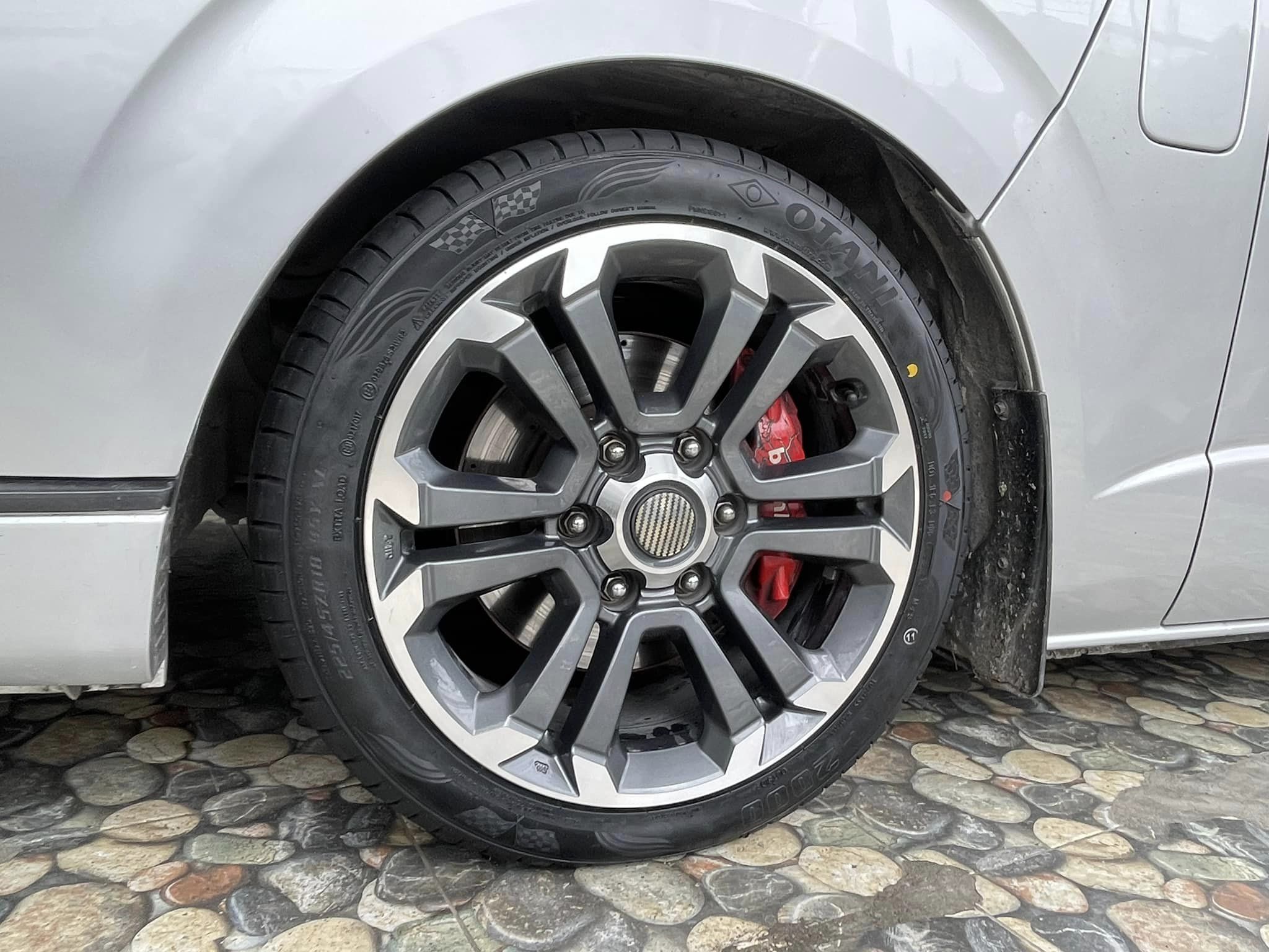 🚘 #TOYOTA_COMMUTER เปลี่ยนยาง #OTANI #KC2000 225/45R18🔥 🔥🔥 #บริการตั้งศูนย์✔️