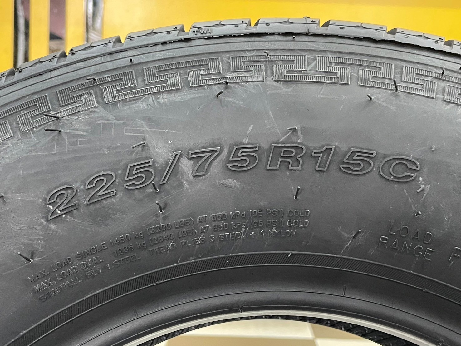 ยาง Arisun ZX15 225/75R15 ยางใหม่ปี2024 คุ้มค่า ทนทาน ผ้าใบ12ชั้น